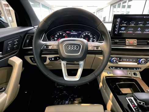 Used 2023 Audi Q5 2.0T Premium w/ Convenience Package image 6