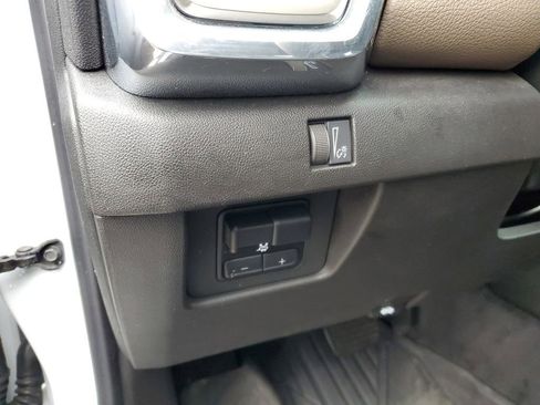 Used 2024 GMC Canyon Denali image 10