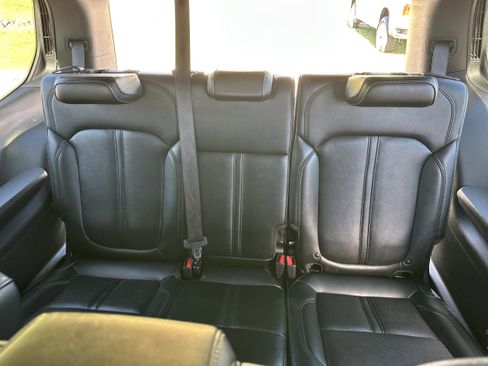 Used 2024 Jeep Wagoneer Series II w/ Flexible Seating Group RWD image 26