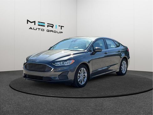 Used 2020 Ford Fusion SE FWD image 4