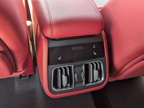 Used 2025 Maserati Grecale Modena AWD/4WD image 17