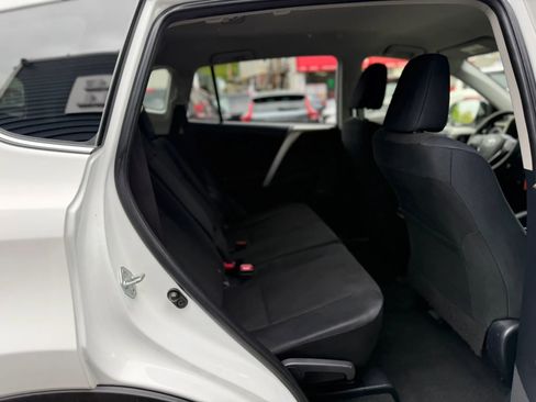 Used 2015 Toyota RAV4 LE AWD/4WD image 34