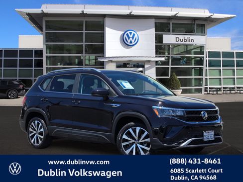 Certified 2023 Volkswagen Taos SE w/ Panoramic Sunroof Package FWD image 1