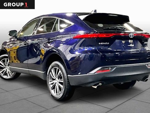 Certified 2021 Toyota Venza LE image 11