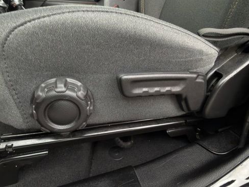 Used 2025 Jeep Wrangler Unlimited Sahara AWD/4WD image 24