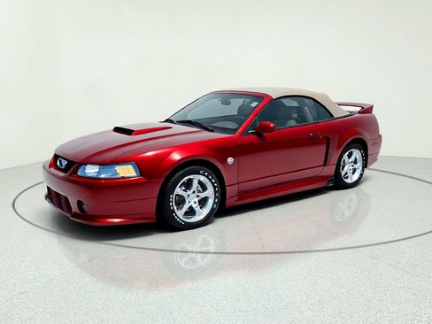 Used 2004 Ford Mustang GT RWD image 2