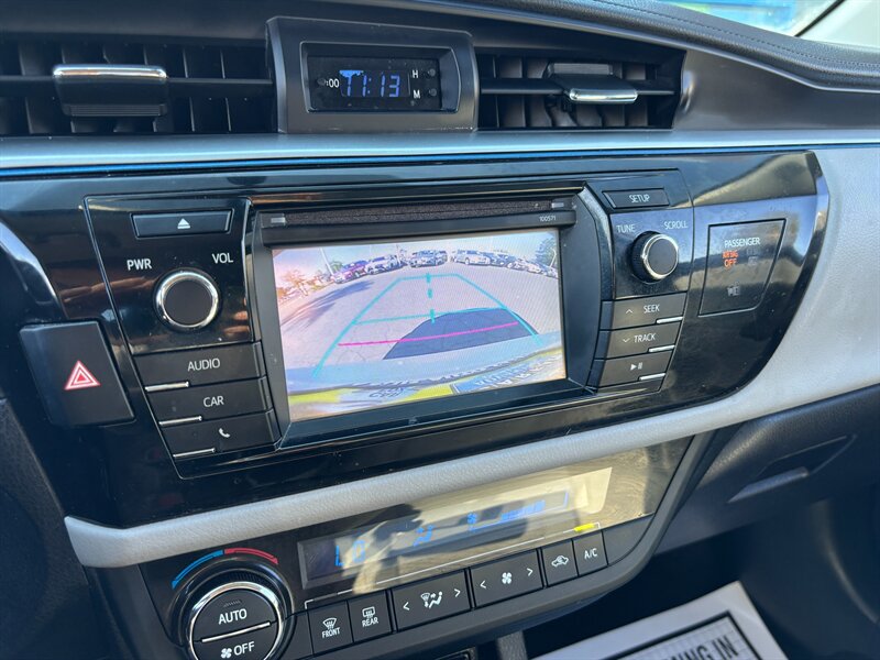 Used 2016 Toyota Corolla LE FWD image 13