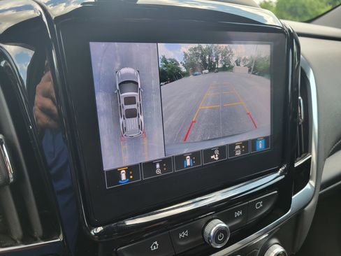 Certified 2023 Chevrolet Traverse RS w/ LPO, Cargo Package FWD image 24