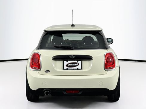 Used 2019 MINI Cooper 2-Door Hardtop image 10