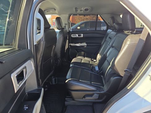 Used 2022 Ford Explorer Limited w/ Equipment Group 301A image 12