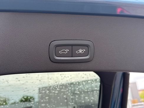 Certified 2023 Volvo C40 P8 Recharge Ultimate w/ Protection Package Premier AWD/4WD image 6