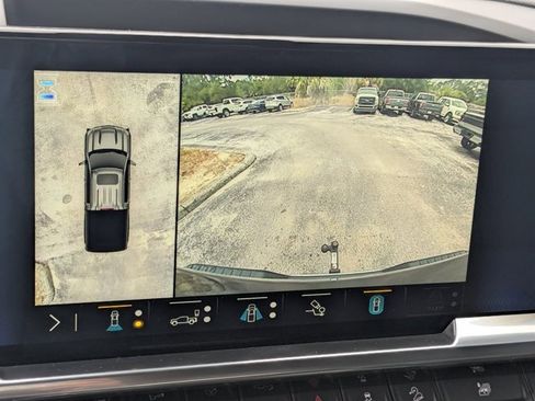 Used 2023 Chevrolet Silverado 1500 LTZ w/ Z71 Off-Road Package image 23