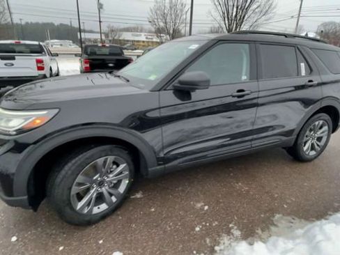 New 2026 Ford Explorer Active w/ Active Comfort Package image 6