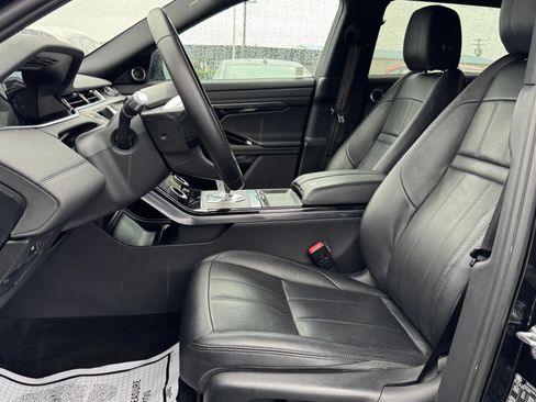 Used 2020 Land Rover Range Rover Evoque SE image 33