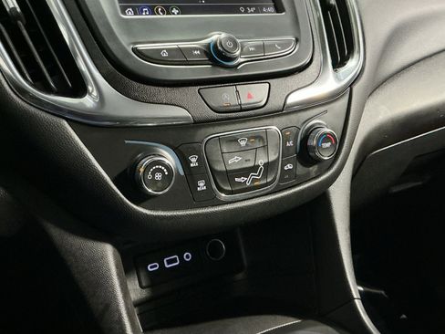 Used 2023 Chevrolet Equinox LT image 29