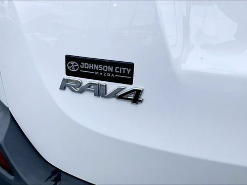 Used 2015 Toyota RAV4 XLE FWD image 8