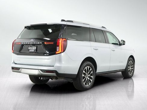 Used 2025 Ford Expedition Platinum AWD/4WD image 7