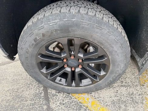 Used 2019 Chevrolet Silverado 1500 LT w/ All-Star Edition AWD/4WD image 9