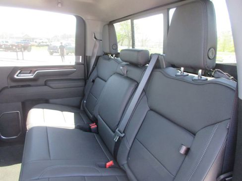 New 2026 GMC Sierra 2500 SLT image 13