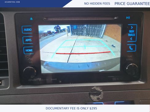 Used 2017 Toyota Sienna SE Premium image 26