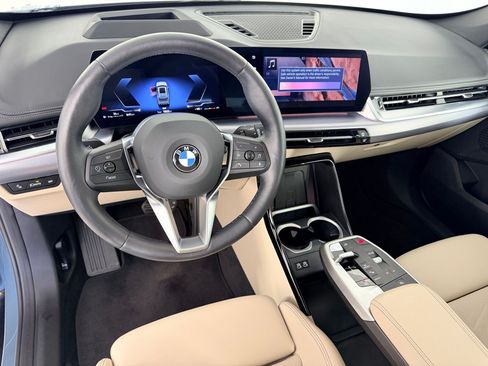 Used 2025 BMW X1 xDrive28i AWD/4WD image 4