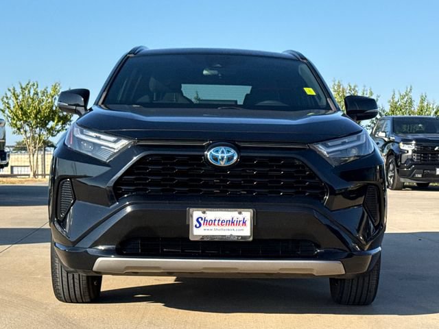 Used 2022 Toyota RAV4 SE AWD/4WD image 2