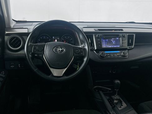 Used 2018 Toyota RAV4 XLE image 18
