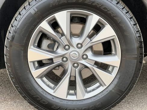 Used 2018 Nissan Murano Platinum image 10