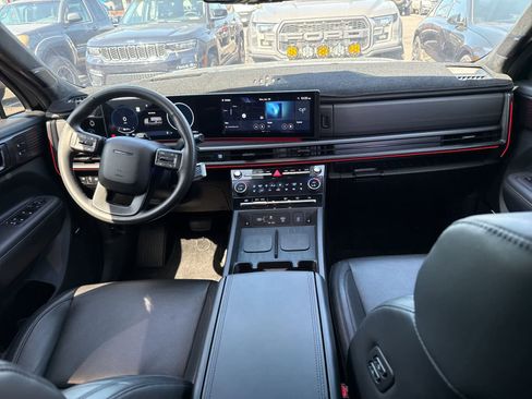 Used 2025 Hyundai Santa Fe Calligraphy image 6