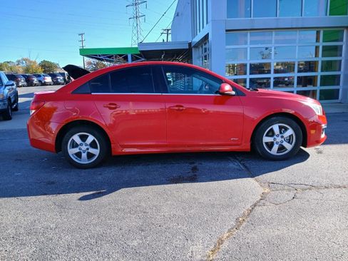 Used 2016 Chevrolet Cruze LT image 4