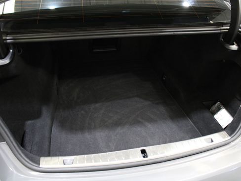 Used 2022 BMW 750i xDrive w/ Executive Package image 14