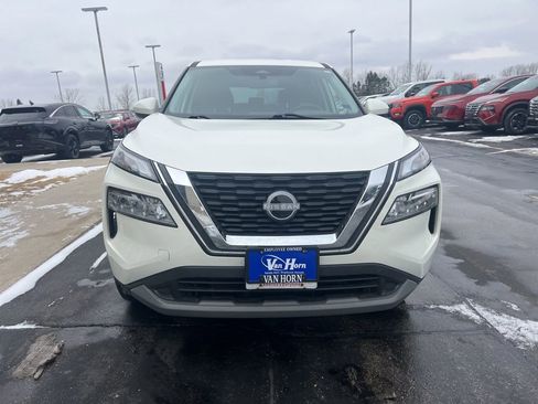 Used 2023 Nissan Rogue SV image 9