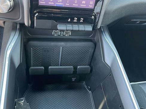 Used 2025 RAM 1500 Laramie w/ Sport Appearance Package AWD/4WD image 14