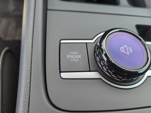 New 2026 Volkswagen Tiguan SE R-Line image 42