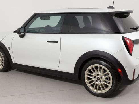 Used 2025 MINI Cooper S image 26