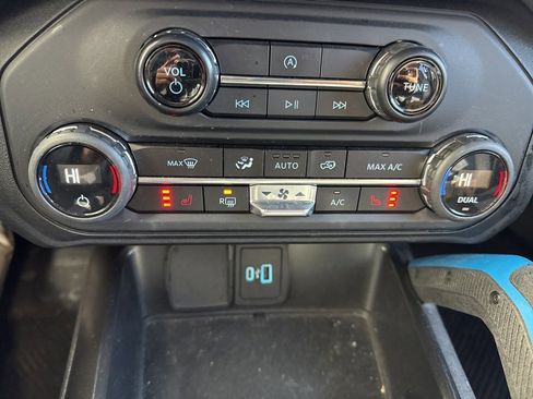 Used 2023 Ford Bronco Black Diamond image 18