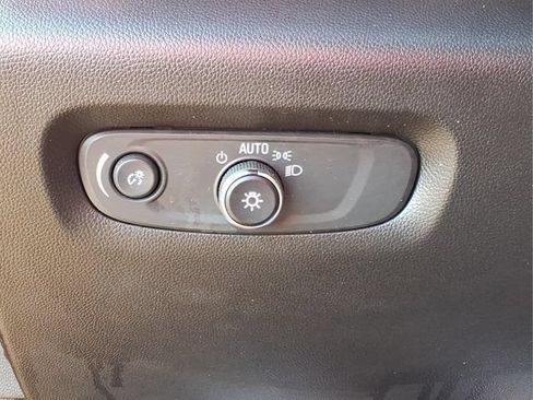 Used 2023 Chevrolet Traverse LT AWD/4WD image 18