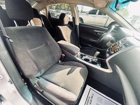 Used 2013 Nissan Altima 2.5 SV image 15