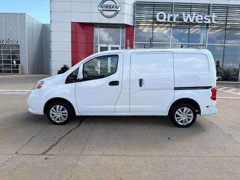 Used 2021 Nissan NV200 SV FWD image 2