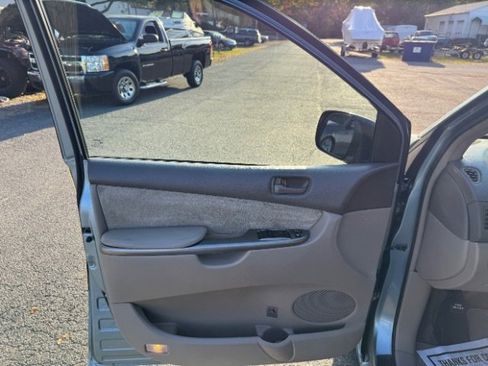 Used 2007 Toyota Sienna CE image 18