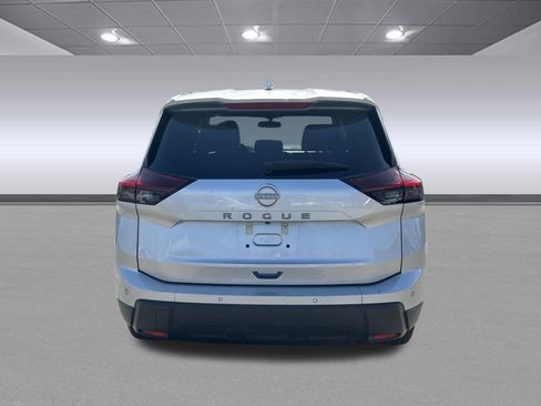 Used 2025 Nissan Rogue SV FWD image 4