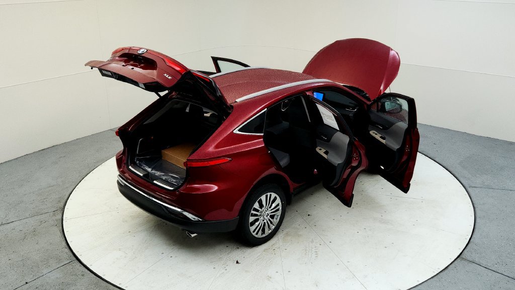 Certified 2024 Toyota Venza XLE AWD/4WD image 20