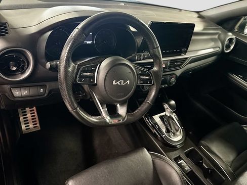 Used 2023 Kia Forte GT-Line w/ GT-Line Premium Package FWD image 9