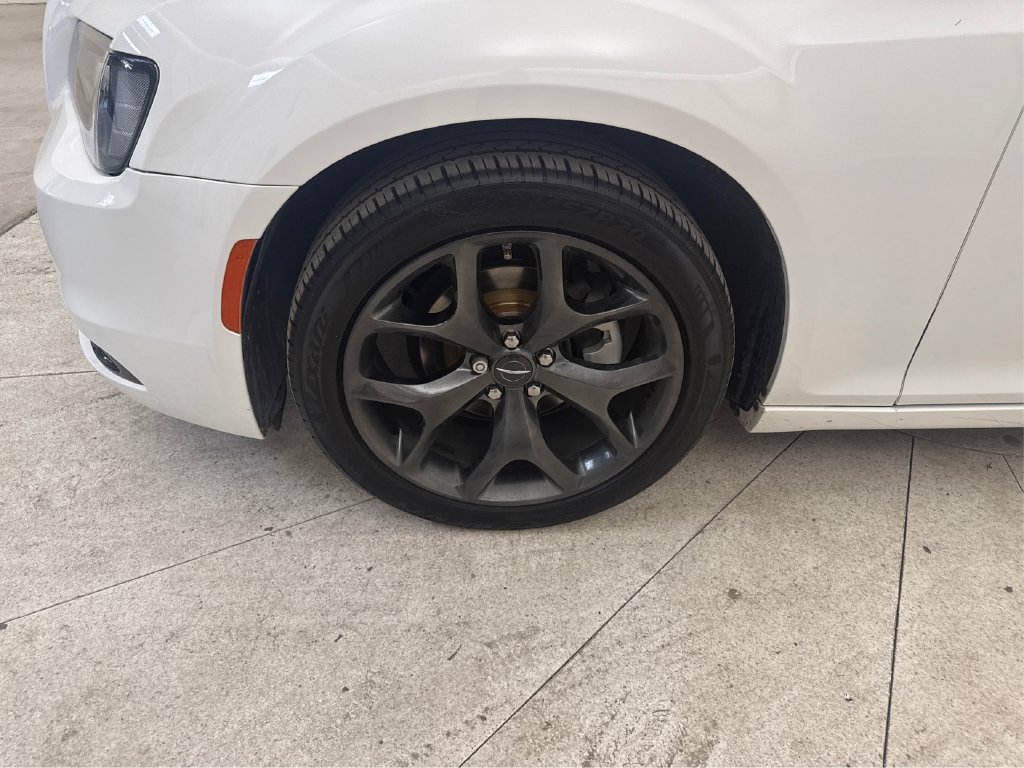 Used 2023 Chrysler 300 Touring w/ Sport Appearance Package RWD image 13