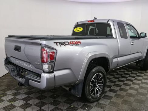 Used 2021 Toyota Tacoma TRD Sport w/ TRD Premium Sport Package AWD/4WD image 12