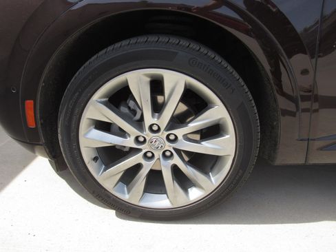 Used 2022 Buick Envision Avenir w/ Technology Package II image 5