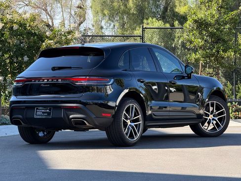 Certified 2025 Porsche Macan image 7