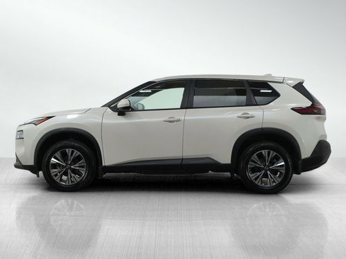 Used 2023 Nissan Rogue SV image 2