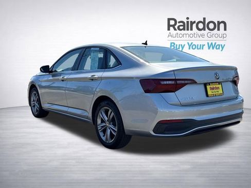 Used 2024 Volkswagen Jetta SE FWD image 5