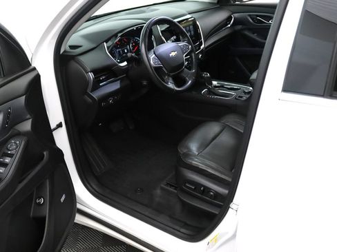 Used 2018 Chevrolet Traverse Premier AWD/4WD image 17